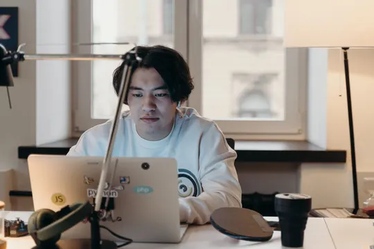 Indie hackers & vibe coders